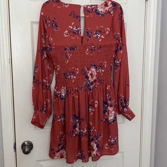 BNWT Q&A Gathered bodice Floral Long Sleeve Mini Dress - Picture 7 of 15